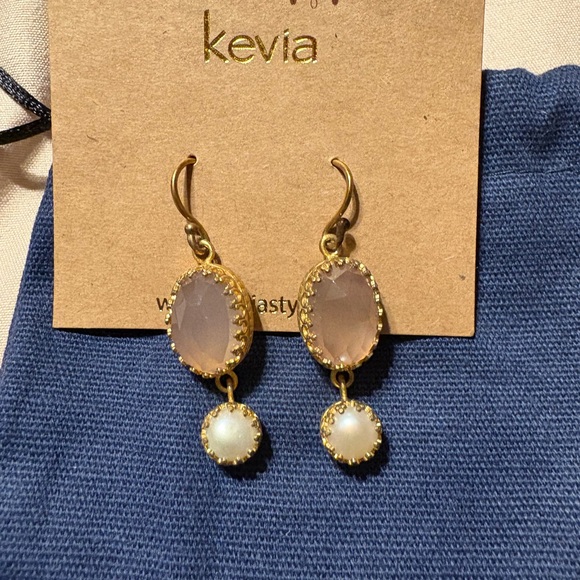 Kevia pink and Cream tiered Dangle Earrings - Picture 2 of 4